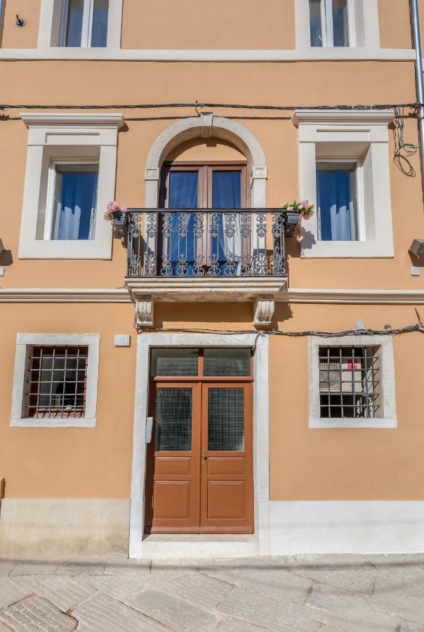 Apartment Melanie Pula Exterior photo