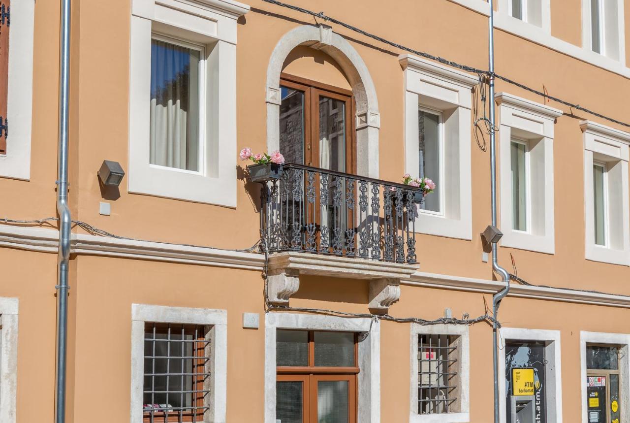 Apartment Melanie Pula Exterior photo